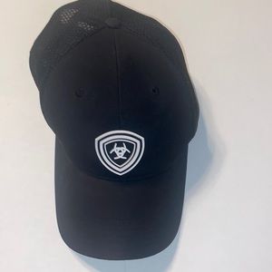 Black Ariat truckers hat with adjustable strap